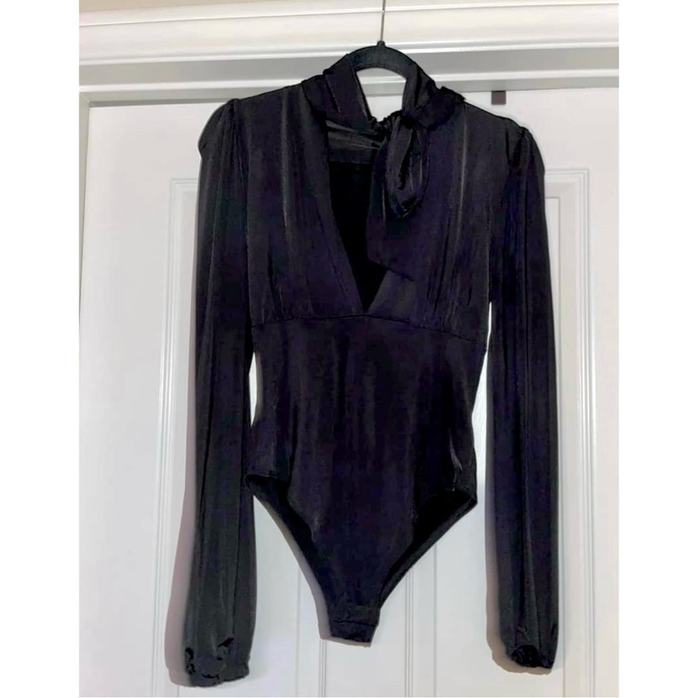 BNWOT PINUP COUTURE BODY SUIT - MD